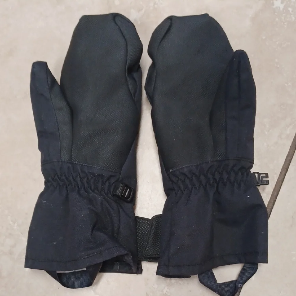 Outdoor Research Black Insulated Adrenaline Mitts, Size Toddler L(3)